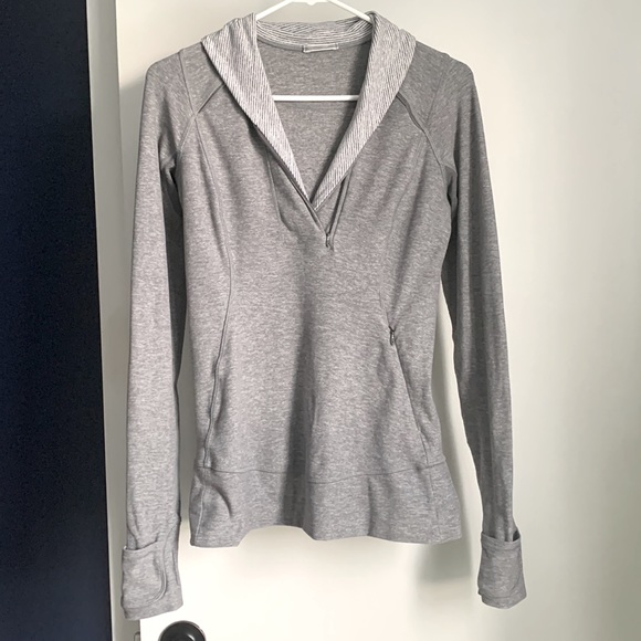 LULULEMON Gray Think Fast Pullover size 6 - Picture 4 of 11